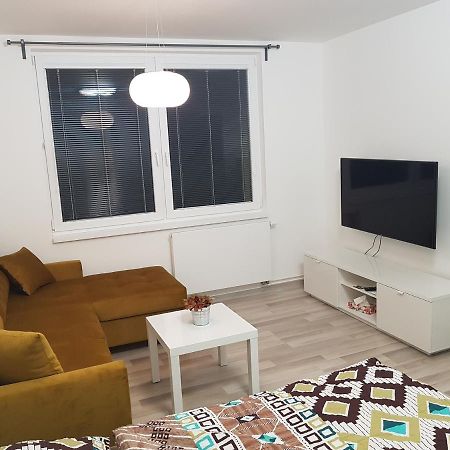 1+1 Znojmo Apartment Luaran gambar
