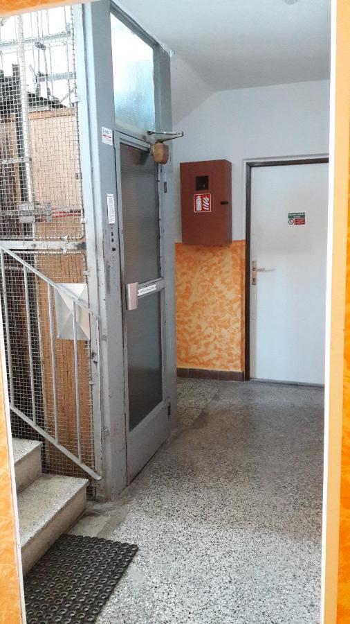 1+1 Znojmo Apartment Luaran gambar